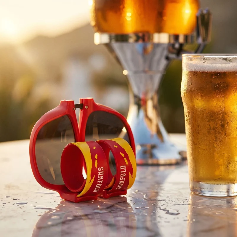 Beer Dispenser Cooling Pack InnovaGoods and 2 Folding Sunglasses Sunfold Spain Red