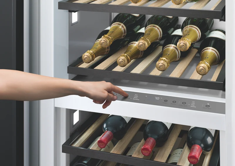 Fisher & Paykel 376L Integrated Column Wine Cabinet