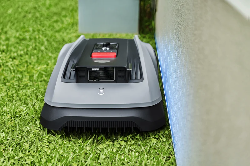 Ecovacs GOAT O600 RTK Robotic Lawn Mower