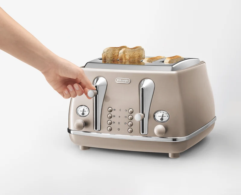 DeLonghi Icona Metallics 4 Slice Toaster Beige