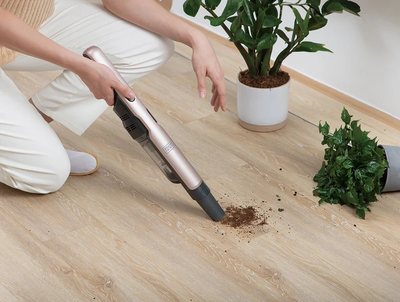 BLACK & DECKER 12V Brushless Hand Vacuum Rose Gold