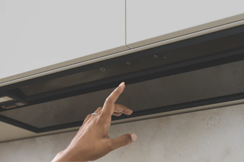 Haier 90cm 600 Series Integrated Insert Wall Rangehood Hood to Hob