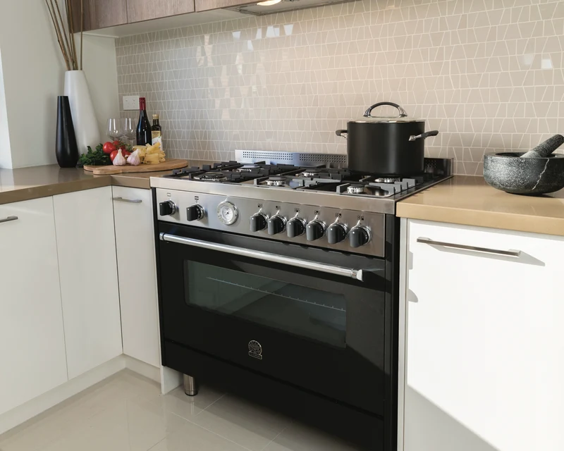 La Germania Americana 90cm Gas Upright Cooker - Black