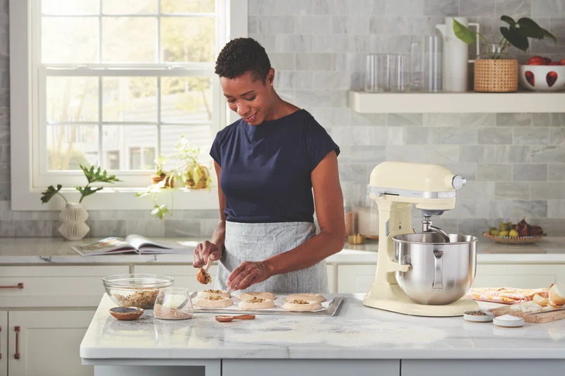 KitchenAid 6.6L Bowl Lift Stand Mixer Almond Cream