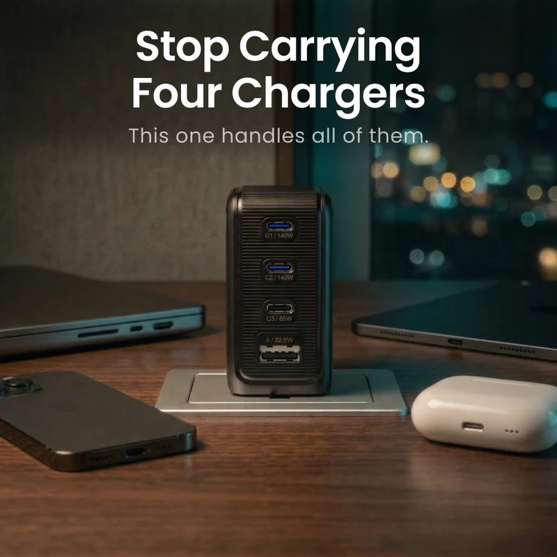 USB-C Laptop Oplader 140W med 4 porte og LCD-skærm
