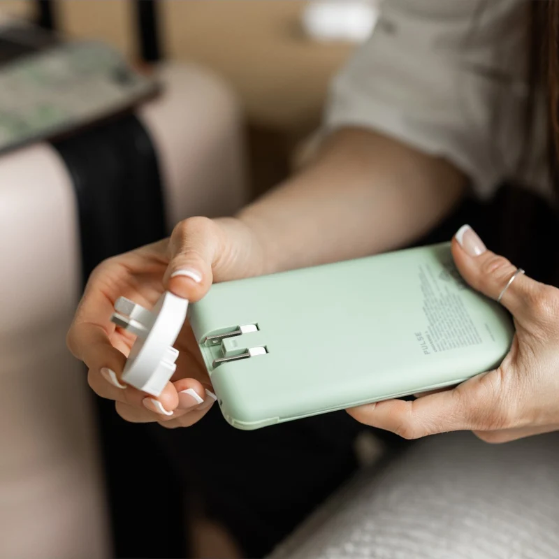 5-i-1 Powerbank 10.000 mAh - Reiselader med USB-C, Lightning, Qi og adaptere (2 stk.)