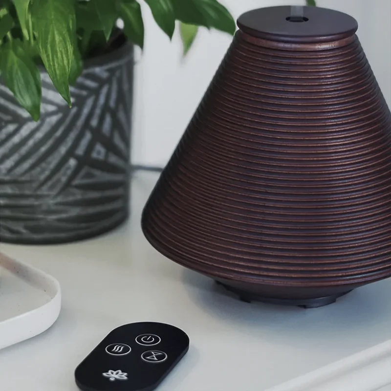 Træ Aroma Diffuser med Fjernbetjening, 3 Tågetrin og 10 Timers Drift