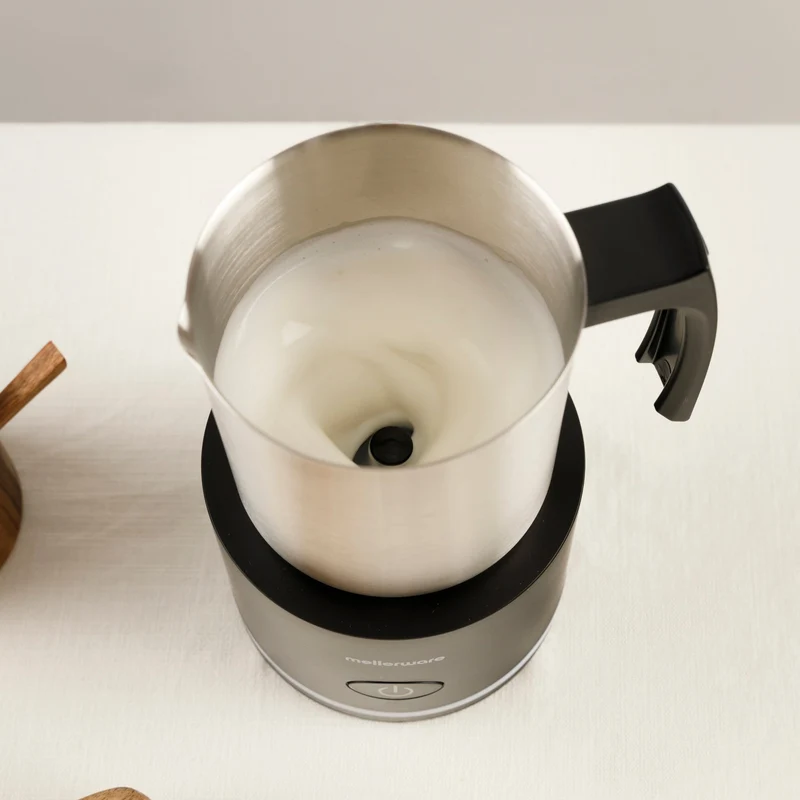 Mælkeskummer til cremet skum, cappuccino, frappé og kaffe drinks hjemme