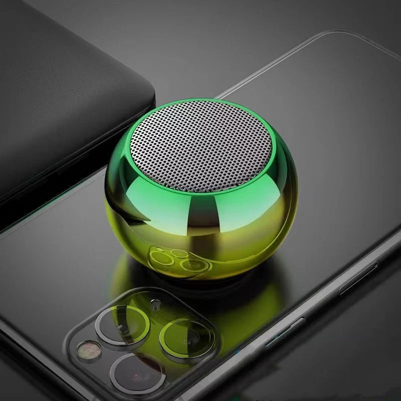Kompakt Bluetooth-højttaler med 360° HiFi-lyd og 16 timers batteri