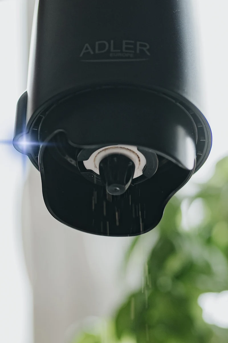 Elektrisk kryddkvarn med 3 kvarnar och justerbar malningsgrad – USB-laddning