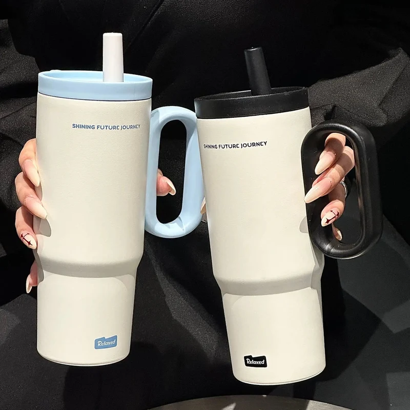 750 ml Vakuumisoleret Stål Vandflaske med Strohhalm og Håndtag til Hverdagsbrug