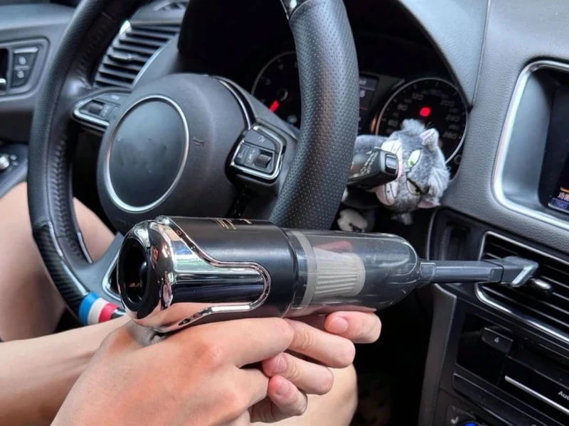 Sladdlös dammsugare för bil och hem – 120 W Turbo med 6 munstycken och blåsfunktion