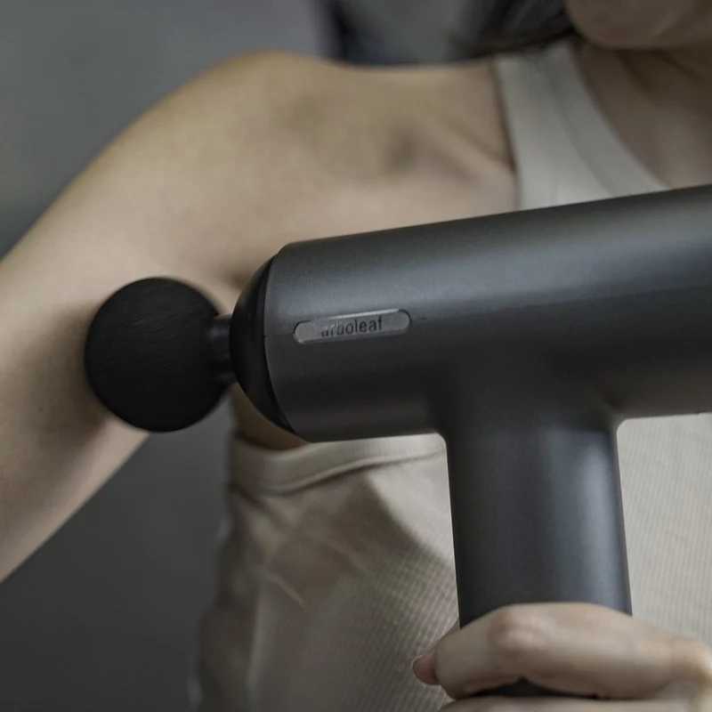 Muskelmassager med T-form, 5 vedhæftninger og 6 hastigheder, 6 timers batteri