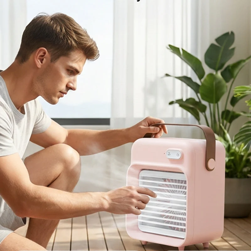 Bærbar Mini Ventilator med Sprayfunktion | Genopladelig 2400 mAh | 3 Hastigheder