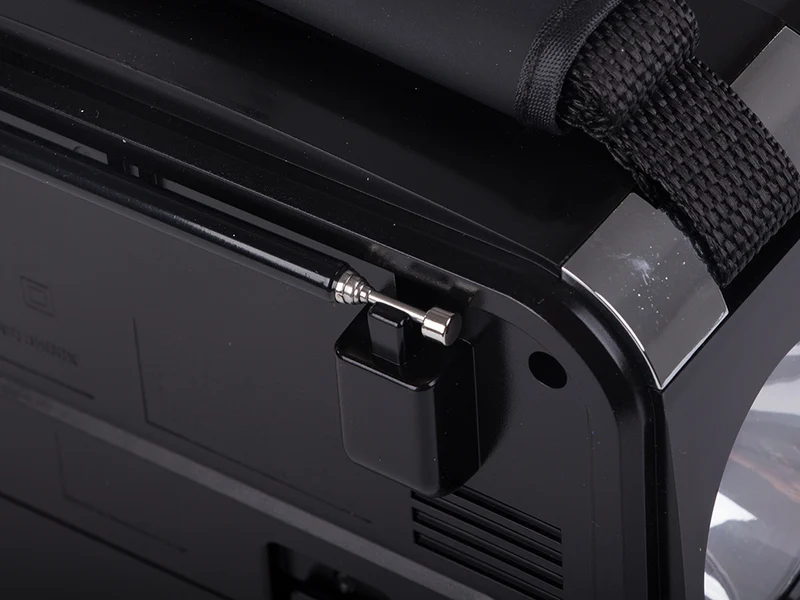Retroradio, bärbar med FM/AM/SW, MP3-spelare & ficklampa – USB, AUX & Batteri