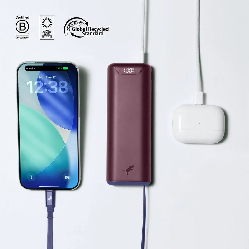 Kompakt USB-C Powerbank med 10.000 mAh og indbygget ladekabel