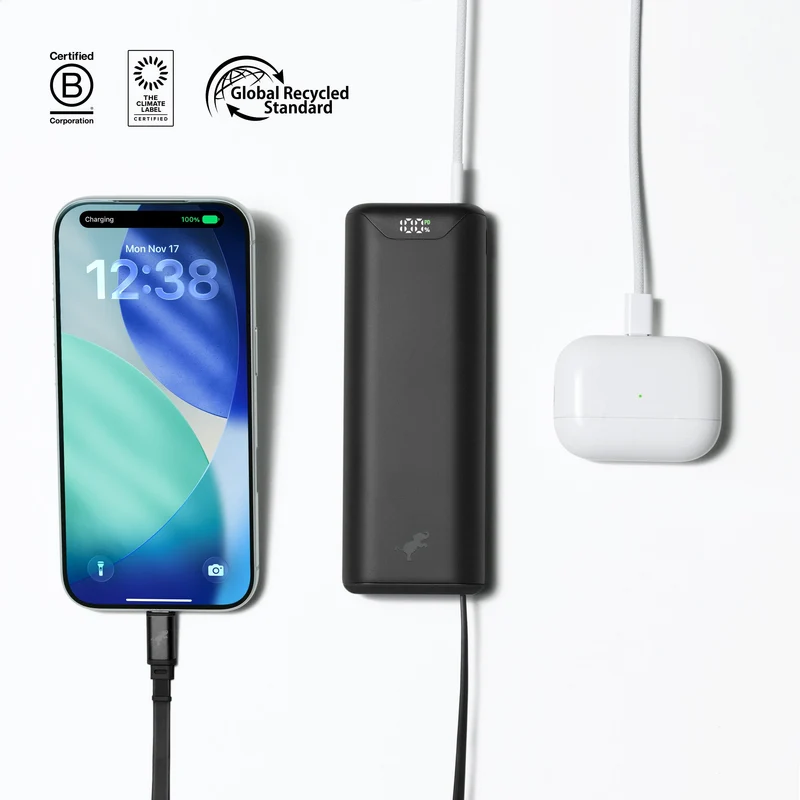 Kompakt USB-C Powerbank med 10.000 mAh og indbygget ladekabel