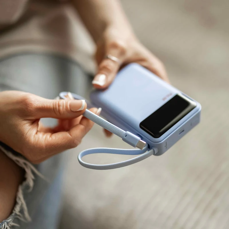 20.000 mAh Powerbank med 65W Power Delivery og indbygget USB-C-kabel til bærbar, tablet og smartphone