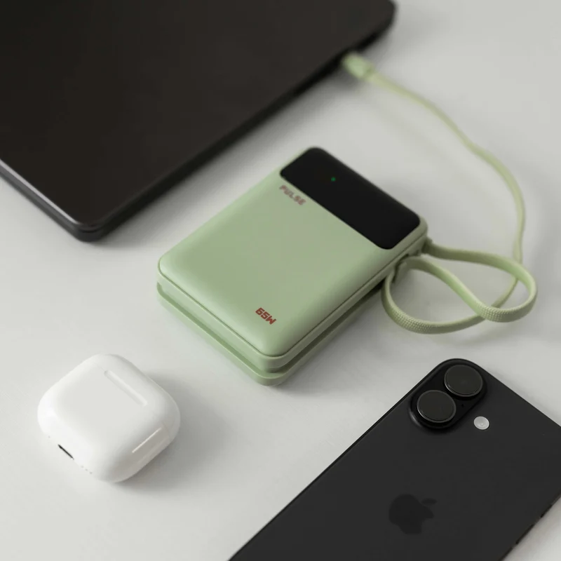 20.000 mAh Powerbank med 65W Power Delivery og indbygget USB-C-kabel til bærbar, tablet og smartphone