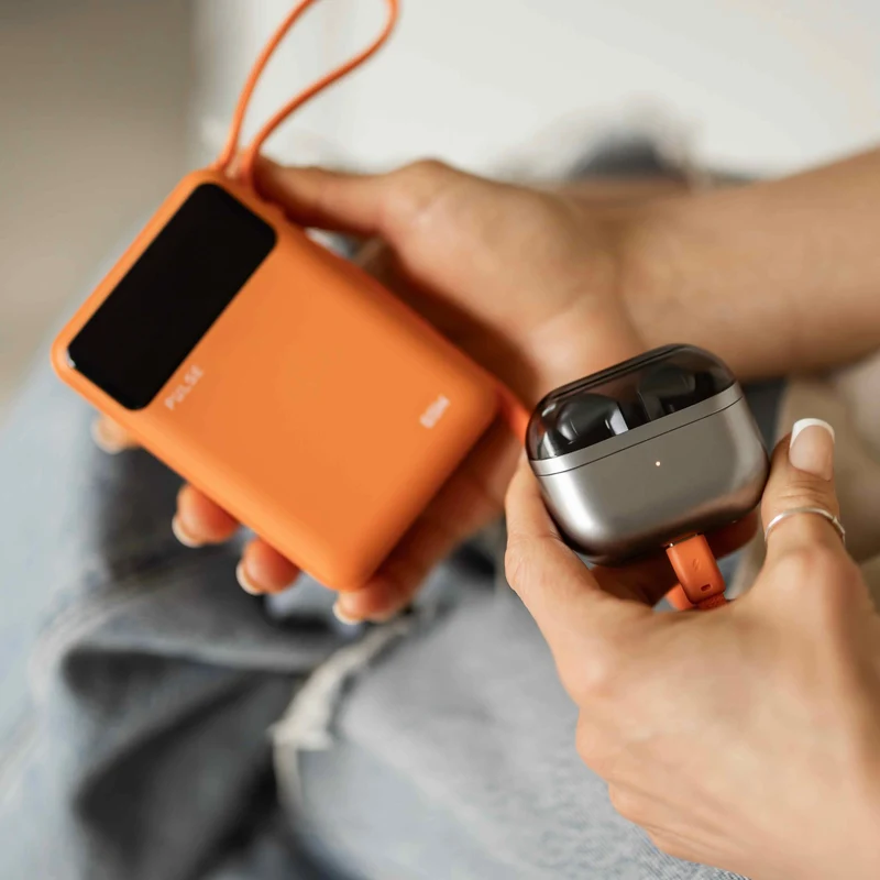 20.000 mAh Powerbank med 65W Power Delivery og indbygget USB-C-kabel til bærbar, tablet og smartphone
