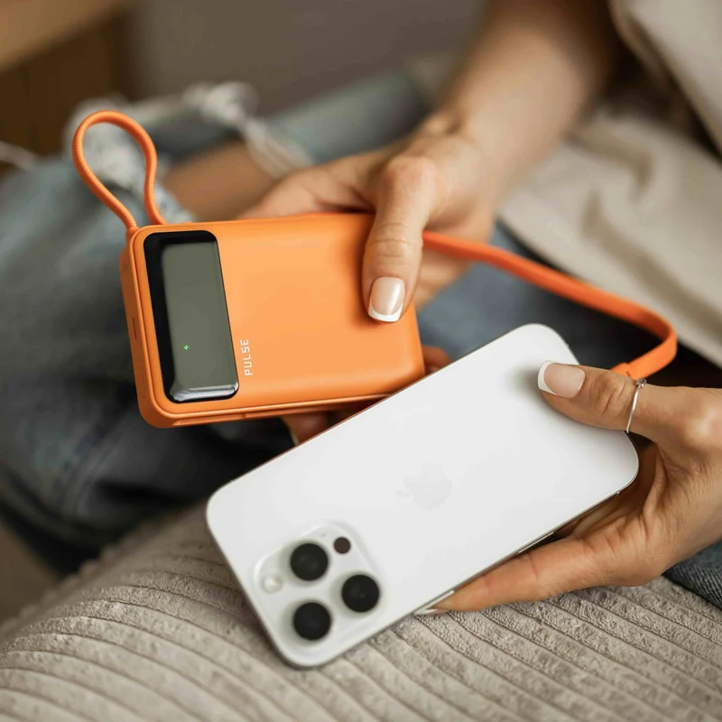20.000 mAh Powerbank med 65W Power Delivery og indbygget USB-C-kabel til bærbar, tablet og smartphone
