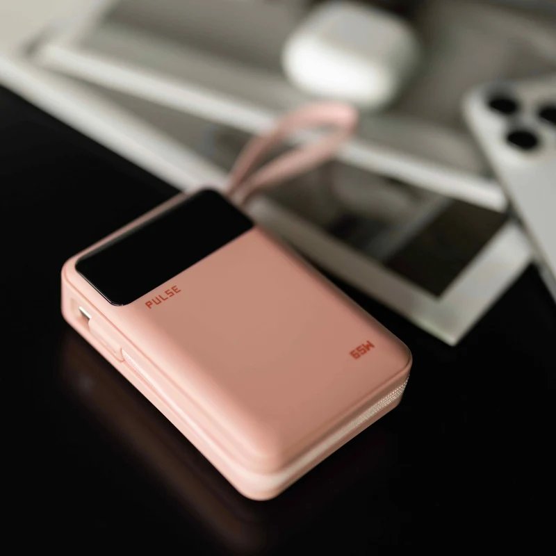 20.000 mAh Powerbank med 65W Power Delivery og indbygget USB-C-kabel til bærbar, tablet og smartphone
