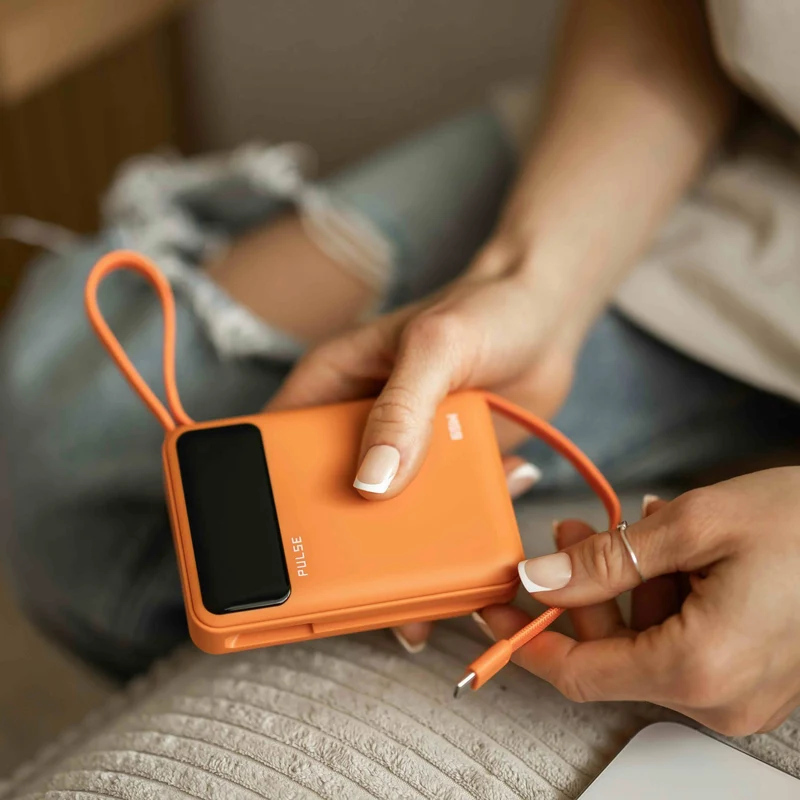 Kompakt 65 W Powerbank til laptop med 20.000 mAh og USB-C-kabel