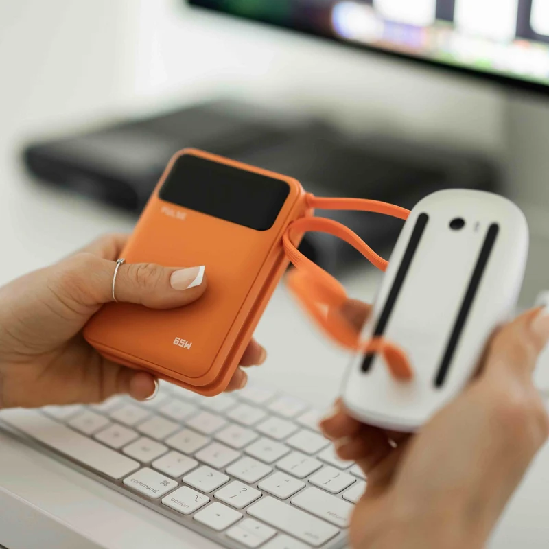 Kompakt 65 W Powerbank til laptop med 20.000 mAh og USB-C-kabel