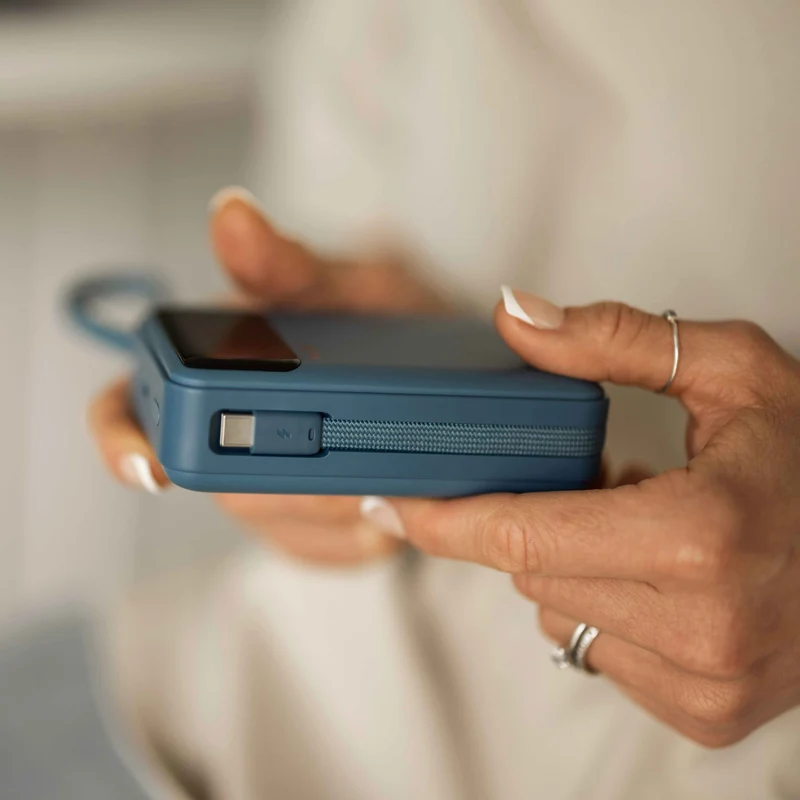 Kompakt 65 W Powerbank til laptop med 20.000 mAh og USB-C-kabel