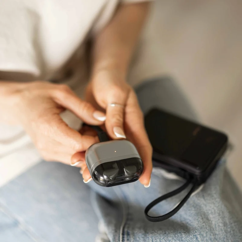 Kompakt 65 W Powerbank til laptop med 20.000 mAh og USB-C-kabel
