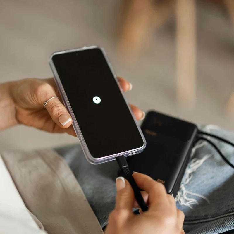 Kompakt 65 W Powerbank til laptop med 20.000 mAh og USB-C-kabel
