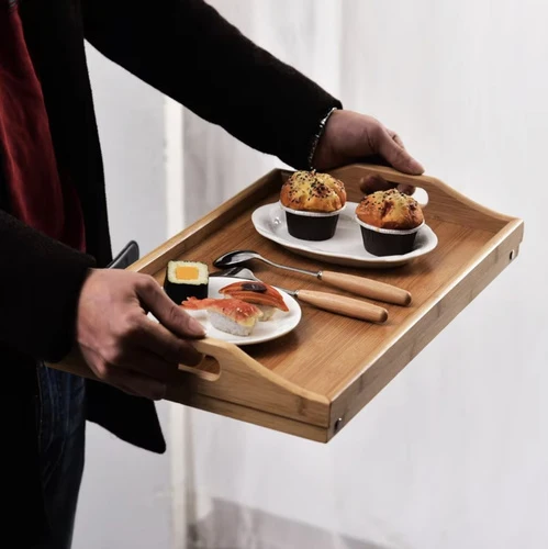 Vikbart frukostbord i bambu – perfekt för sängen