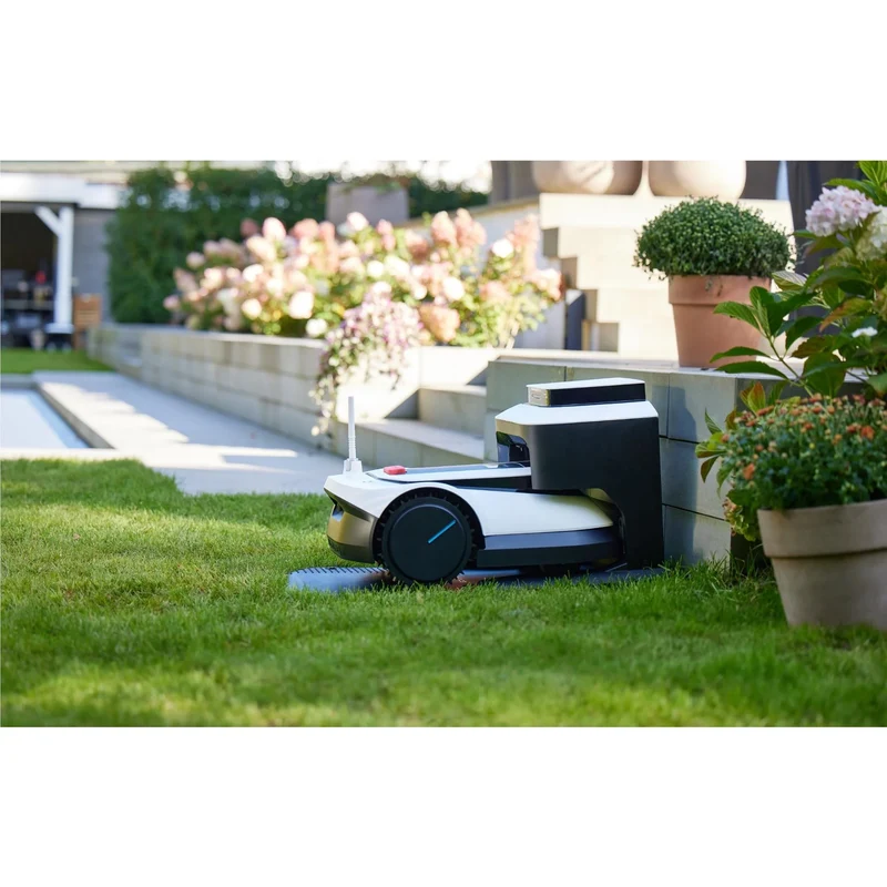 ECOVACS GOAT G1 Robotic Lawn Mower - DISPLAY MODEL