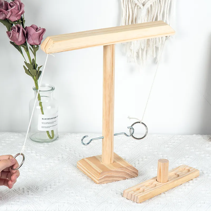 Wurfspiel mit Holzringen