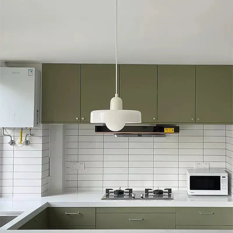 Farvet Glas Pendellampe fra Bauhaus