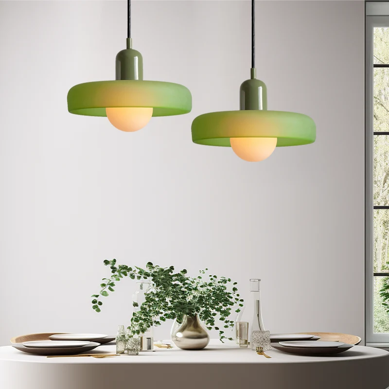 Farvet Glas Pendellampe fra Bauhaus