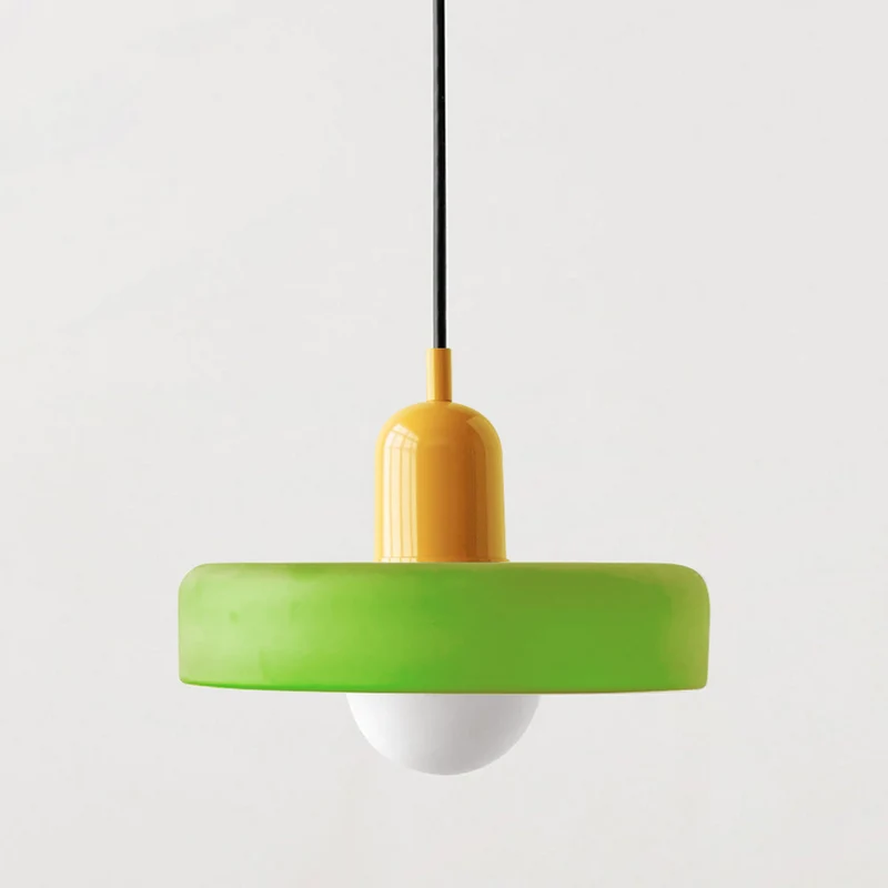 Farvet Glas Pendellampe fra Bauhaus