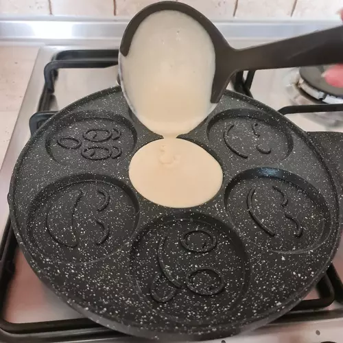 Pannkakspanna med smileys - lägg till kul i din matlagning