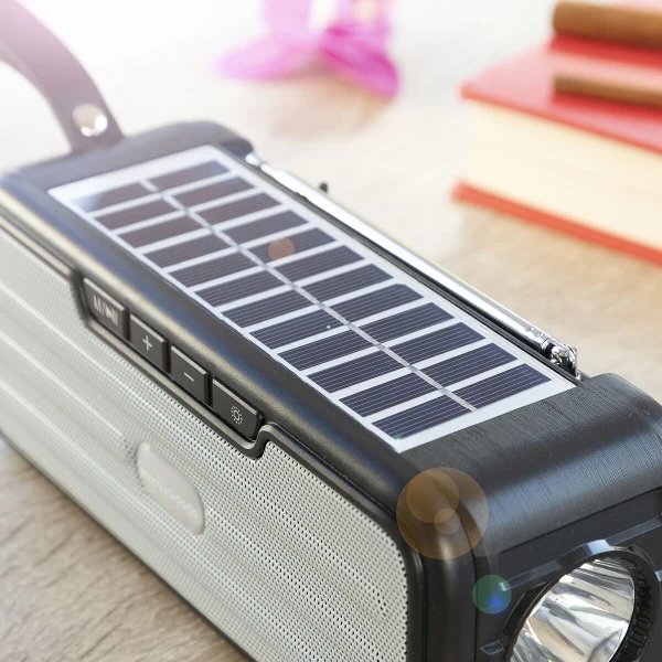 Trådlös högtalare på solcellsladdning och LED-ljus