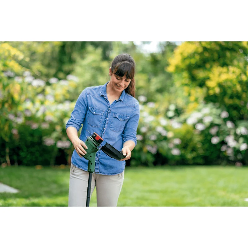 Bosch EasyGrassCut 18V-260 Cordless Grass Trimmer with 2x 2.0Ah Batteries and Charger