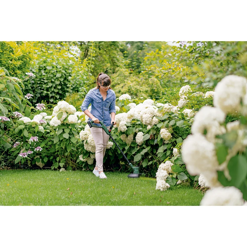 Bosch EasyGrassCut 18V-260 Cordless Grass Trimmer with 2x 2.0Ah Batteries and Charger