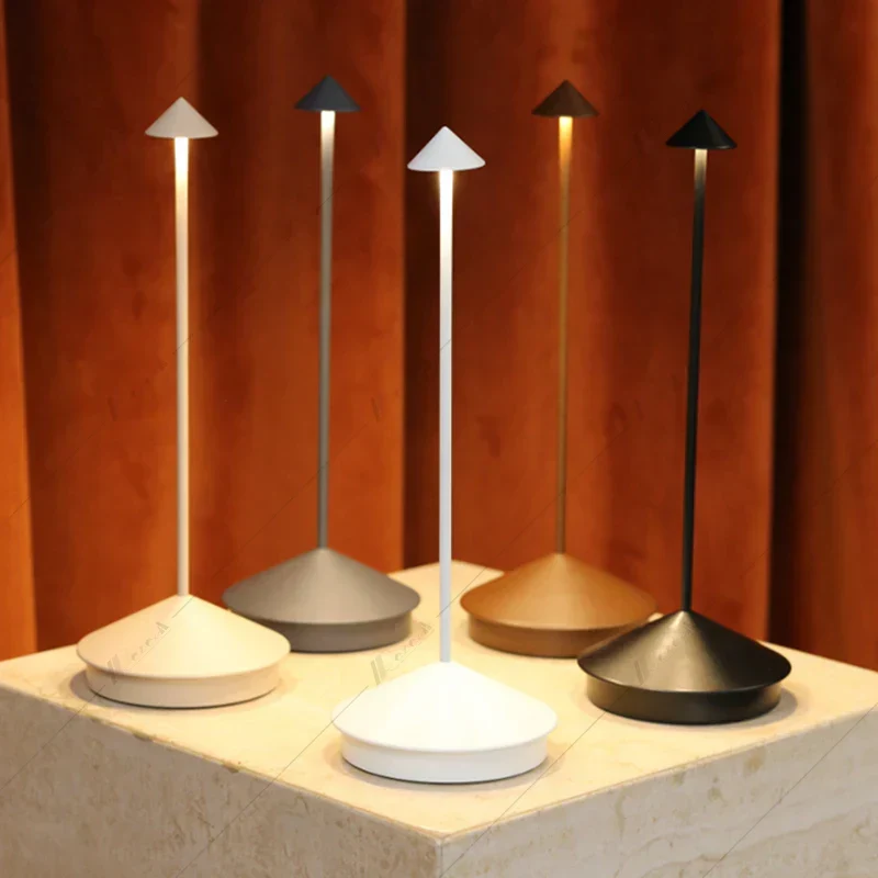 Trådløs LED Bordlampe – Genopladelig, Dæmpbar, Vandtæt, Multifunktionel