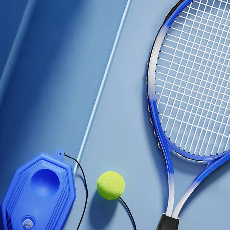 Selbsttrainings Tennis Trainer mit Rückprallball und Schnur