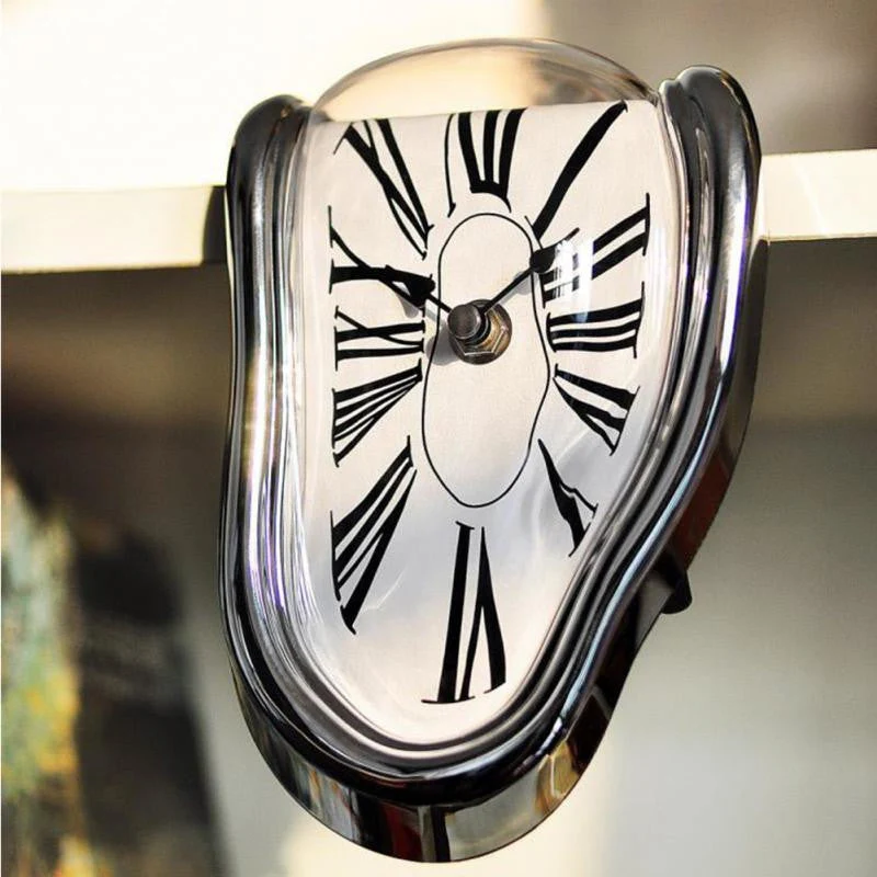 Surrealistisk Ur med Smeltende Design Inspireret af Salvador Dalí