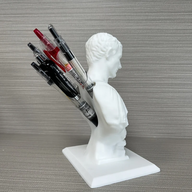 César Pen Holder – Kreativt Penne Stativ fra Julius Cæsar