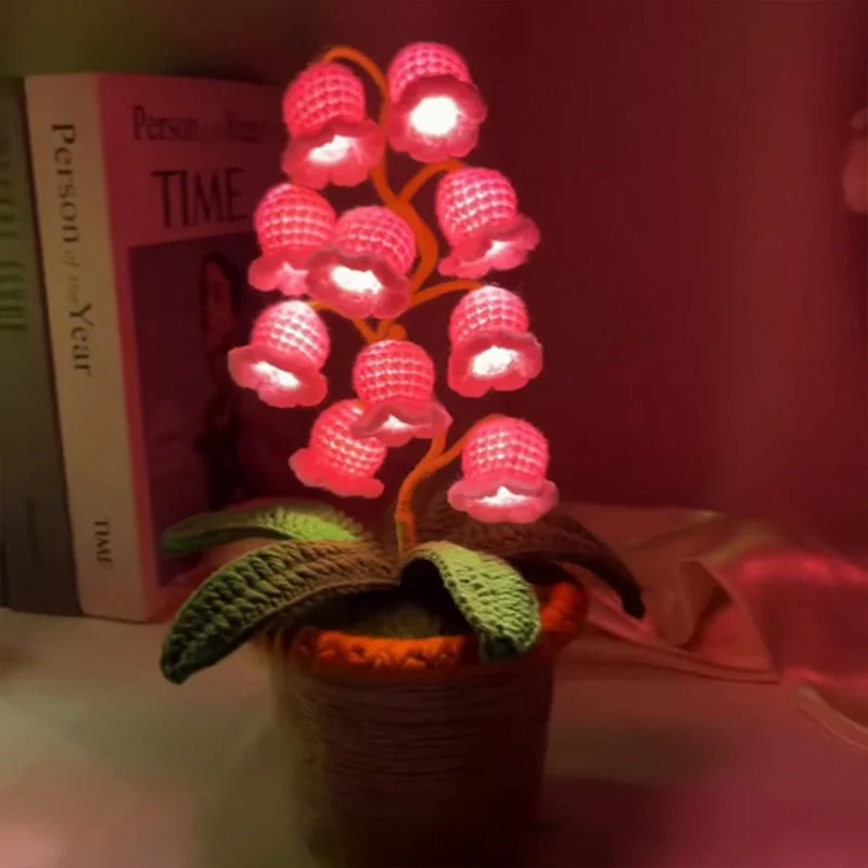 Dekorativ LED Natlampe med Hæklet Blomster – Lily Bloom Bordlampe med Varmt Hvidt Lys til Indendørs Brug