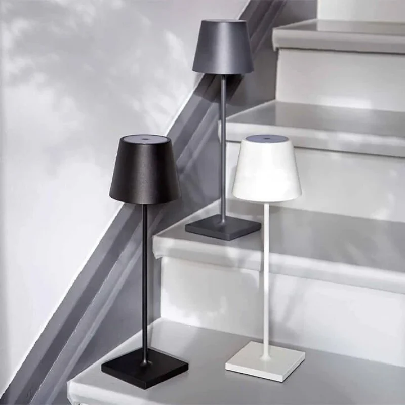 Trådløs og genopladelig LED skrivebordslampe – Dæmpbar til hjem og kontor
