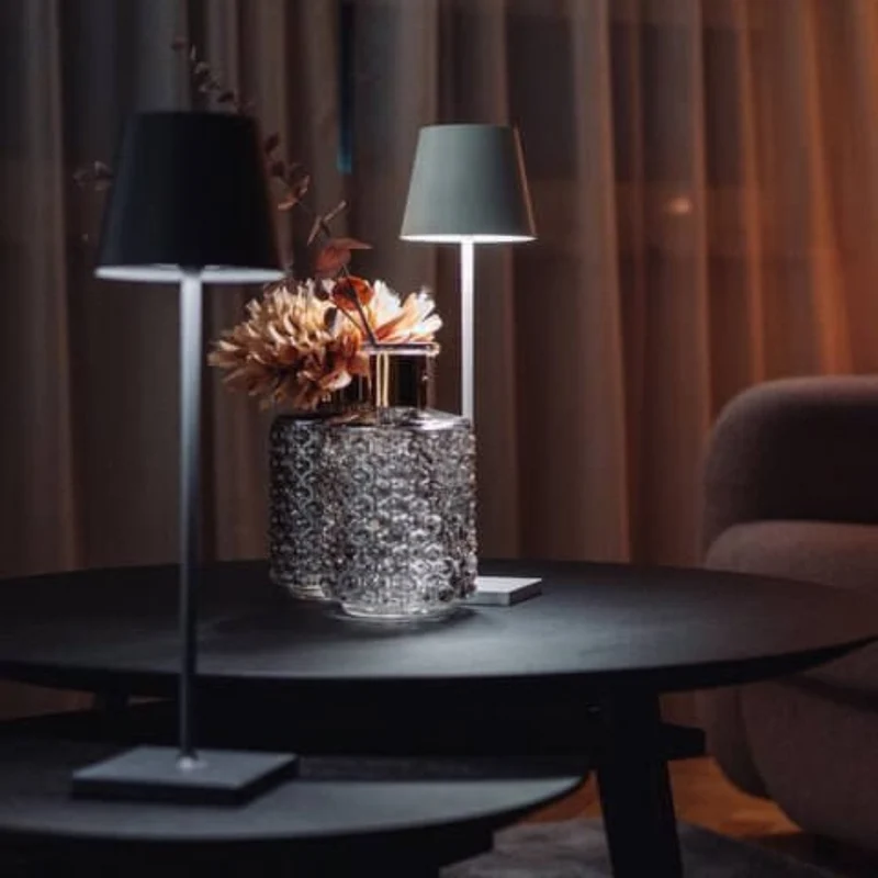 Trådløs og genopladelig LED skrivebordslampe – Dæmpbar til hjem og kontor