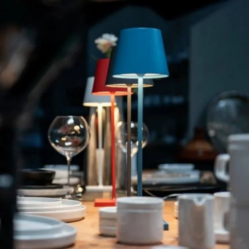 Trådløs og genopladelig LED skrivebordslampe – Dæmpbar til hjem og kontor