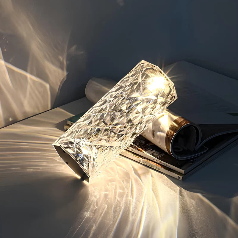 Touch Aktiver Krystal Bordlampe med 16 Farver og Fjernbetjening